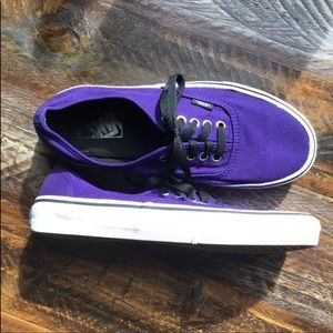Purple Vans men’s 7.5 women 9